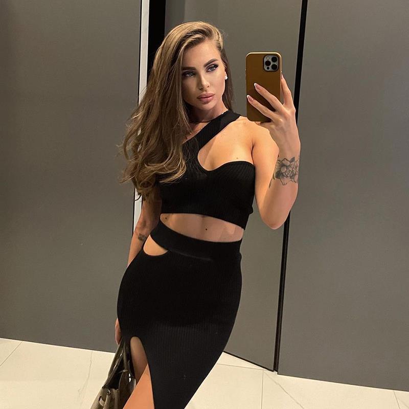 Women’s Sloping Shoulder Crop Top